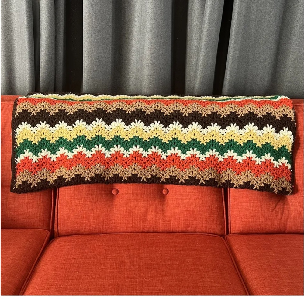 Vintage crochet 70s afghan granny throw blanket